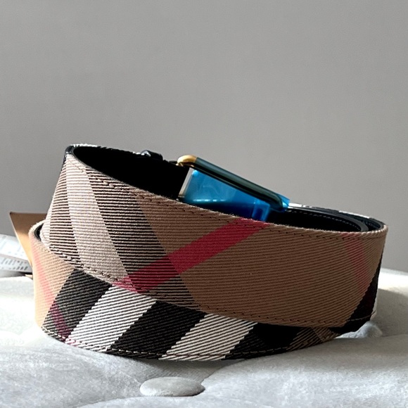 Burberry Check Leather Belt in Black - Picture 3 of 9